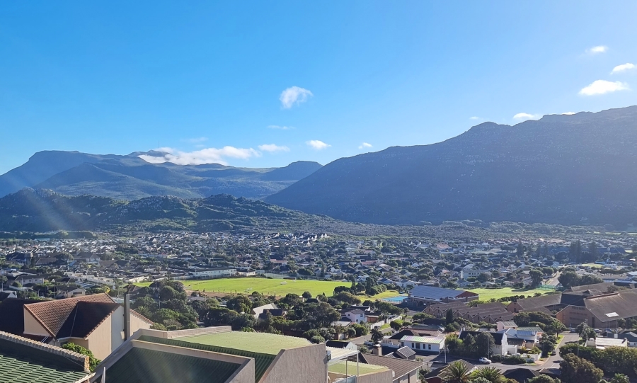 5 Bedroom Property for Sale in Fish Hoek Western Cape